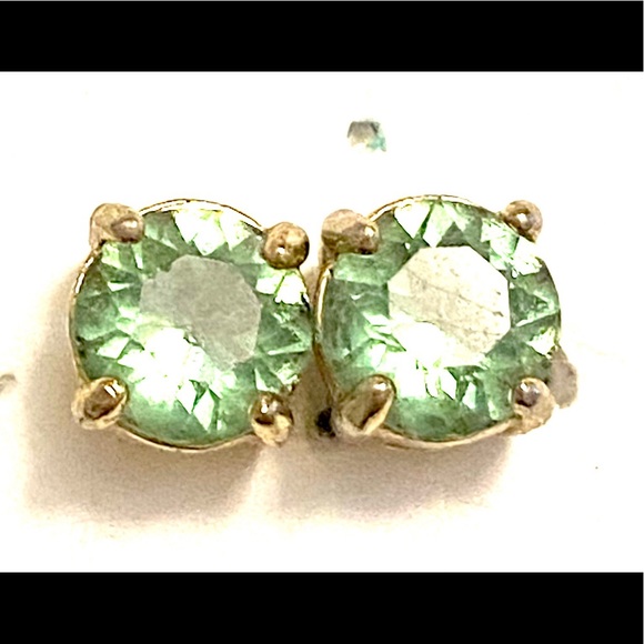 Jewelry - Green gold stud earrings Jewelry - Green gold stud earrings